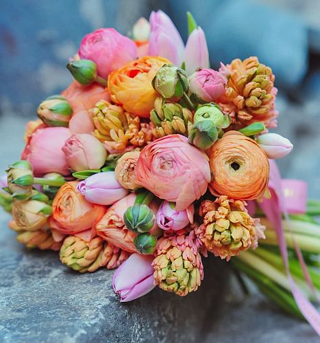 Букет невесты (сезонный - Весна)  100% наличие. Быстрая доставка цветов круглосуточно в Калуге.