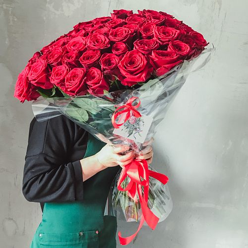 Букет из 51 розы 80 см  100% наличие. Быстрая доставка цветов круглосуточно в Калуге.