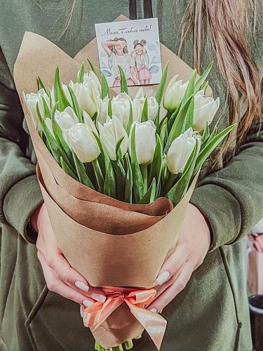Букет 15 тюльпанов белых  100% наличие. Быстрая доставка цветов круглосуточно в Калуге.